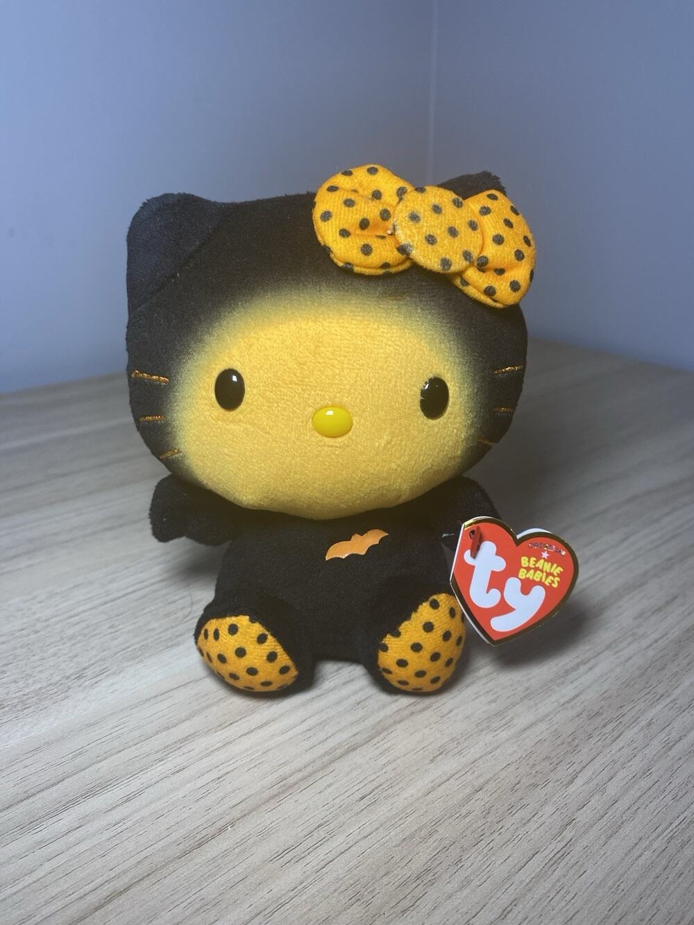 Sanrio Hello Kitty TY Black & Orange Bat 6" Stuffed Plush Halloween Beanie Tags